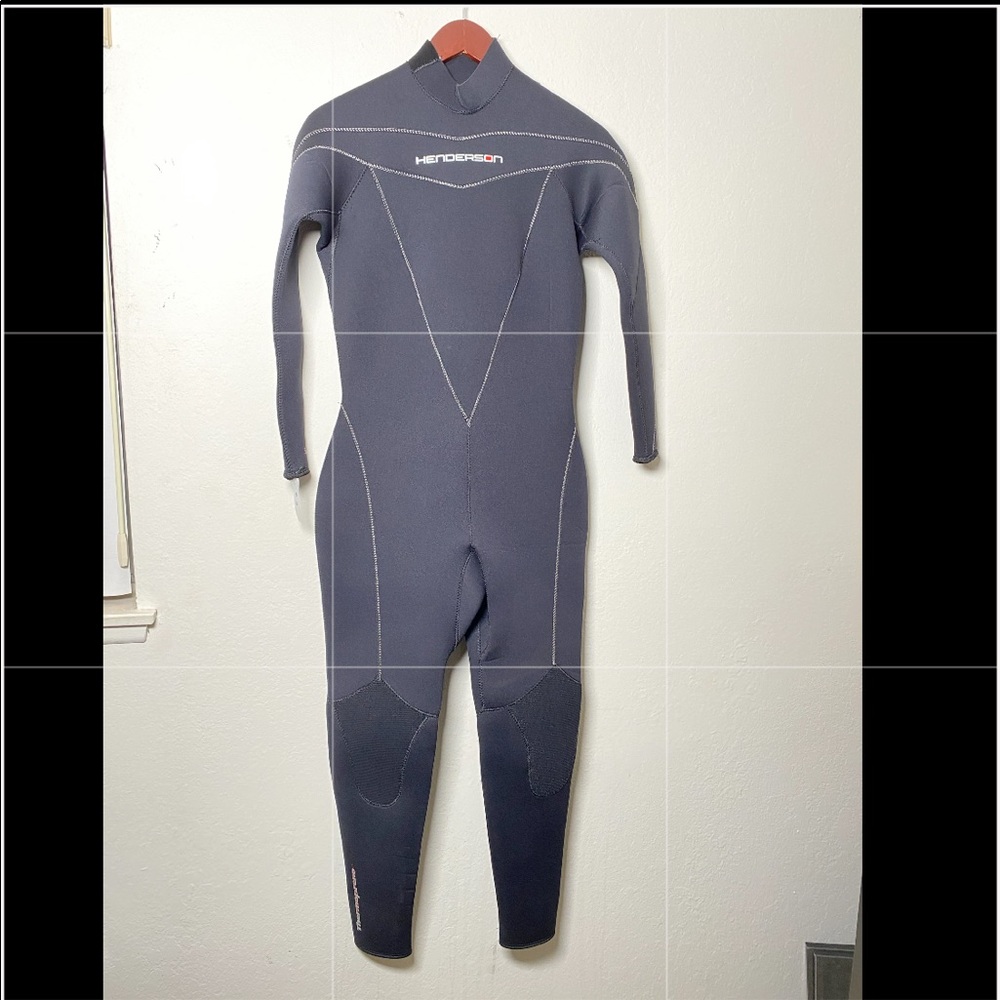 Henderson A850WB Women Whole body Wetsuit 5mm Sz 8